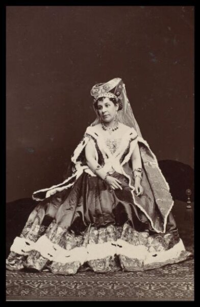 London Stereoscopic and Photographic Company, Guy Little Theatrical Photograph