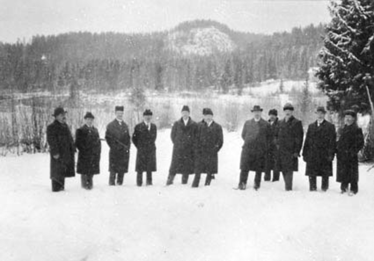 Anno Domkirkeodden, GRUPPE: 11 MENN, TAKSTKOMISJON FØR UTBYGGINGEN AV VIKSDAMMEN, TANGEN,