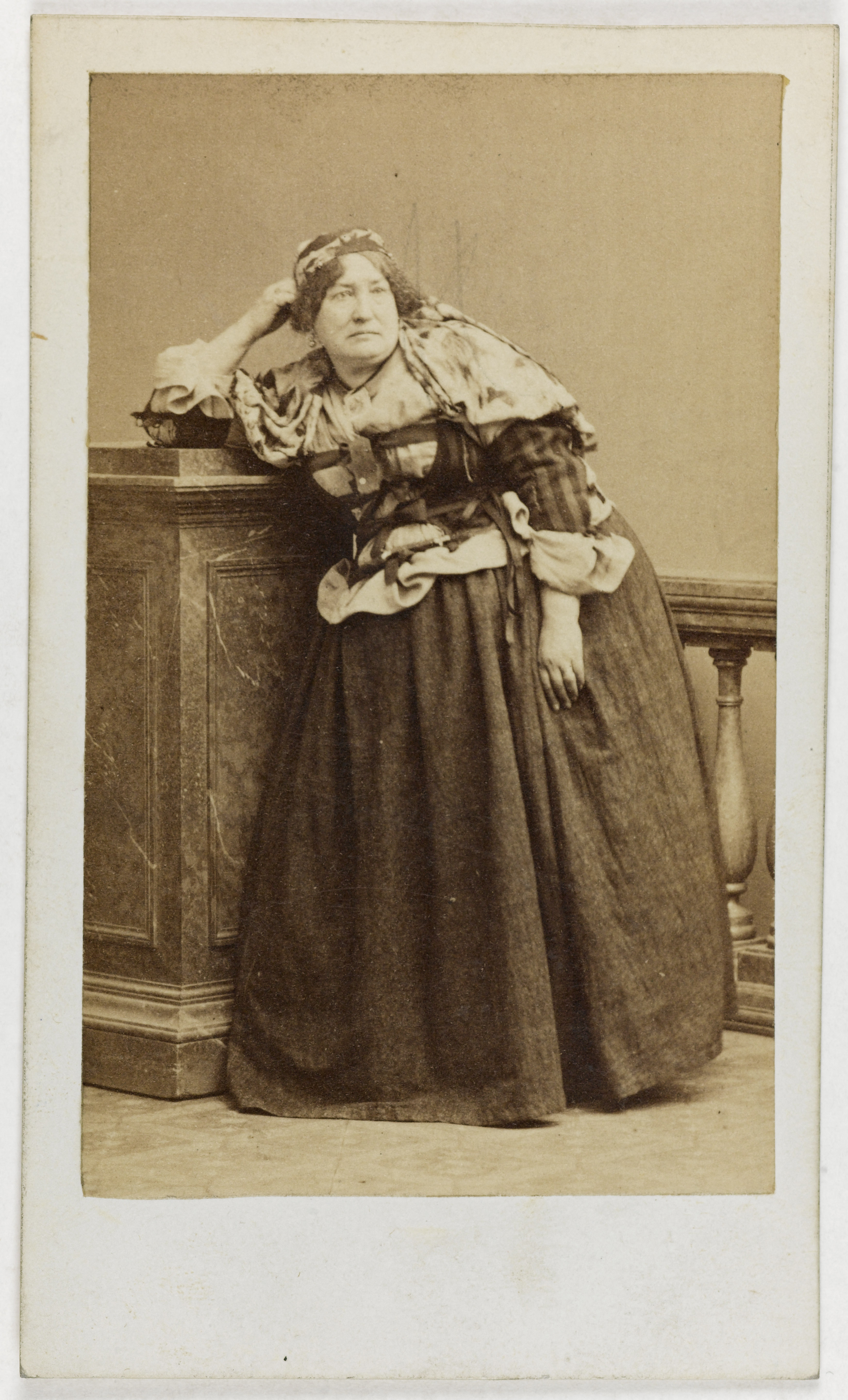 Disderi & Cie, Portrait de Mme Vadé, actrice ou chanteuse lyrique