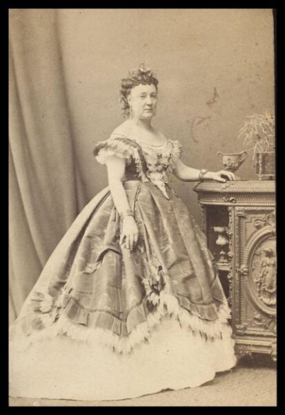 London Stereoscopic and Photographic Company, Guy Little Theatrical Photograph