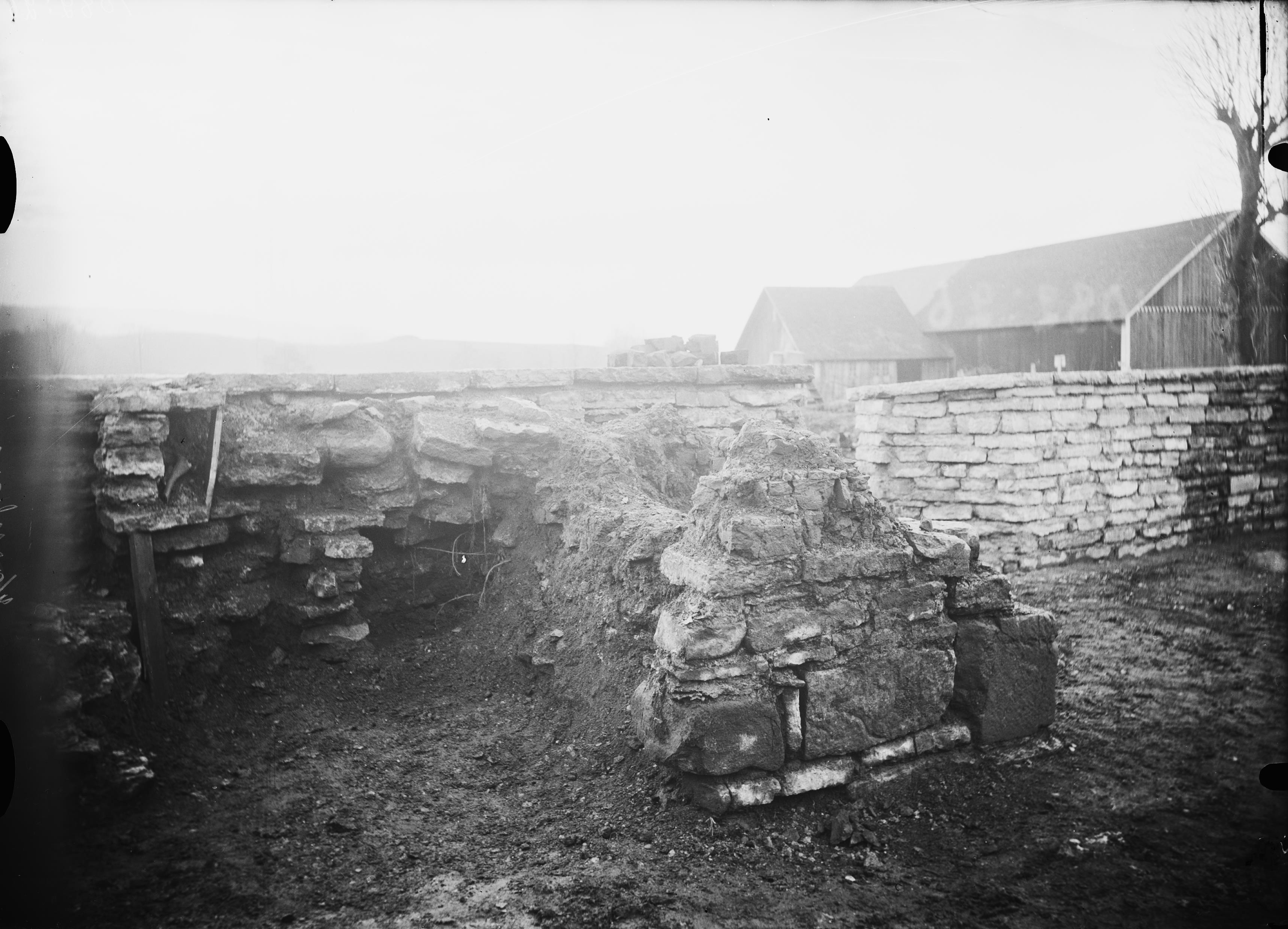 Axel Forssén, Varnhems klosterruin
