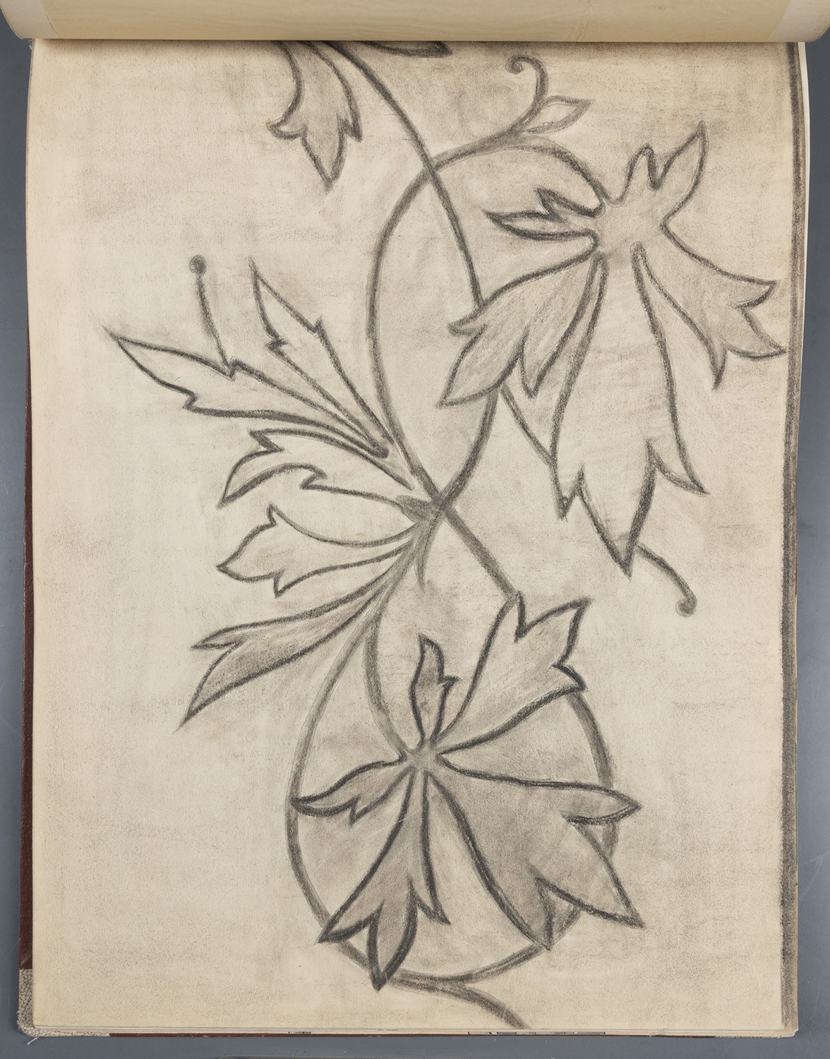 Franz Jordan (Potsdam-Babelsberg), Florale Stuck-Wandgestaltung