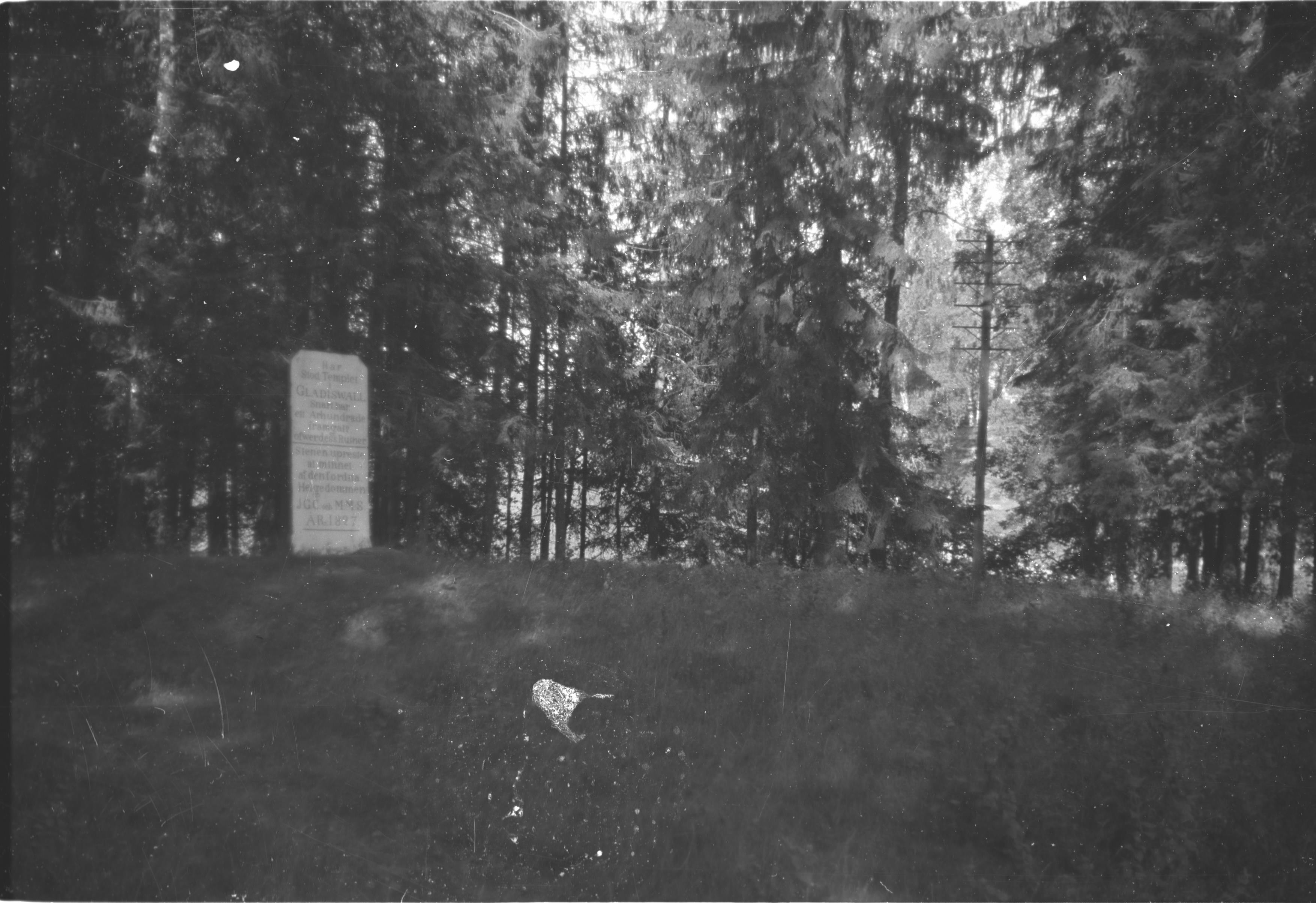 Bertil Berthelson, Glava, Gamla kyrkplatsen Vid Fors, Gladisvall