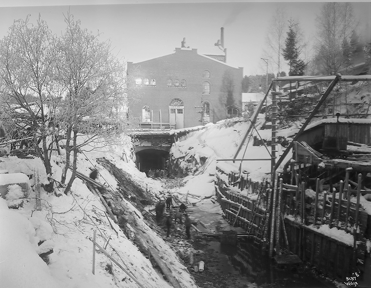 Anders Beer Wilse, Prot: Lahro Træsliberi Kraftstation invendig