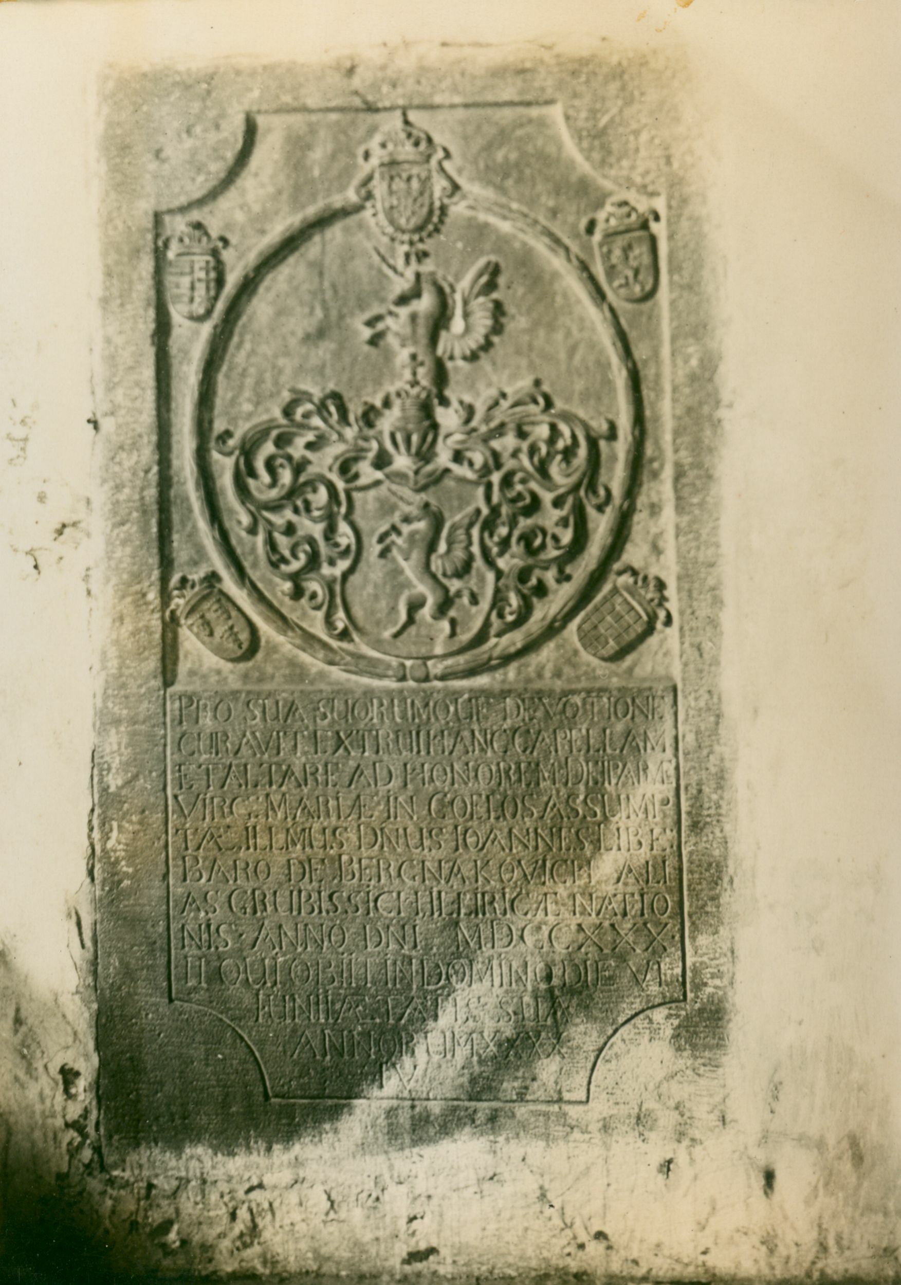 Josip Brunšmid, Ilok - nadgrobni spomenik Bernjakovića iz 1730. godine s grbom, smješten u samostanskoj crkvi