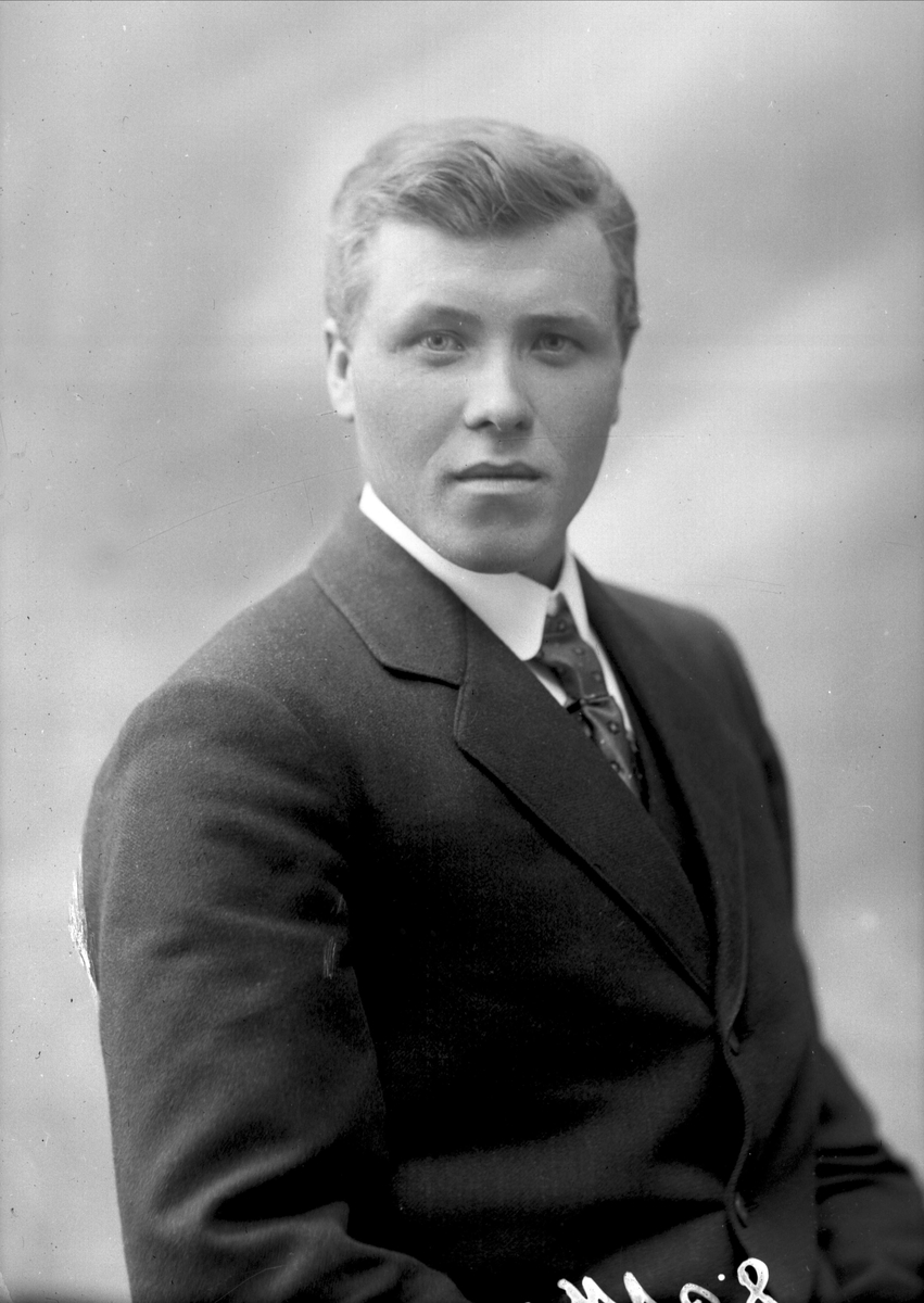 Gustav Borgen, NFB.22076