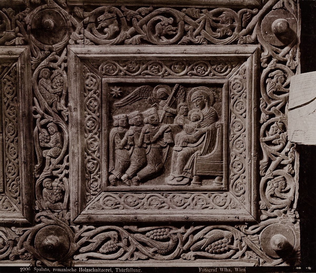 Josef Wlha, 2906 Spalato, romanische Holzschnitzerei, Thürfüllung