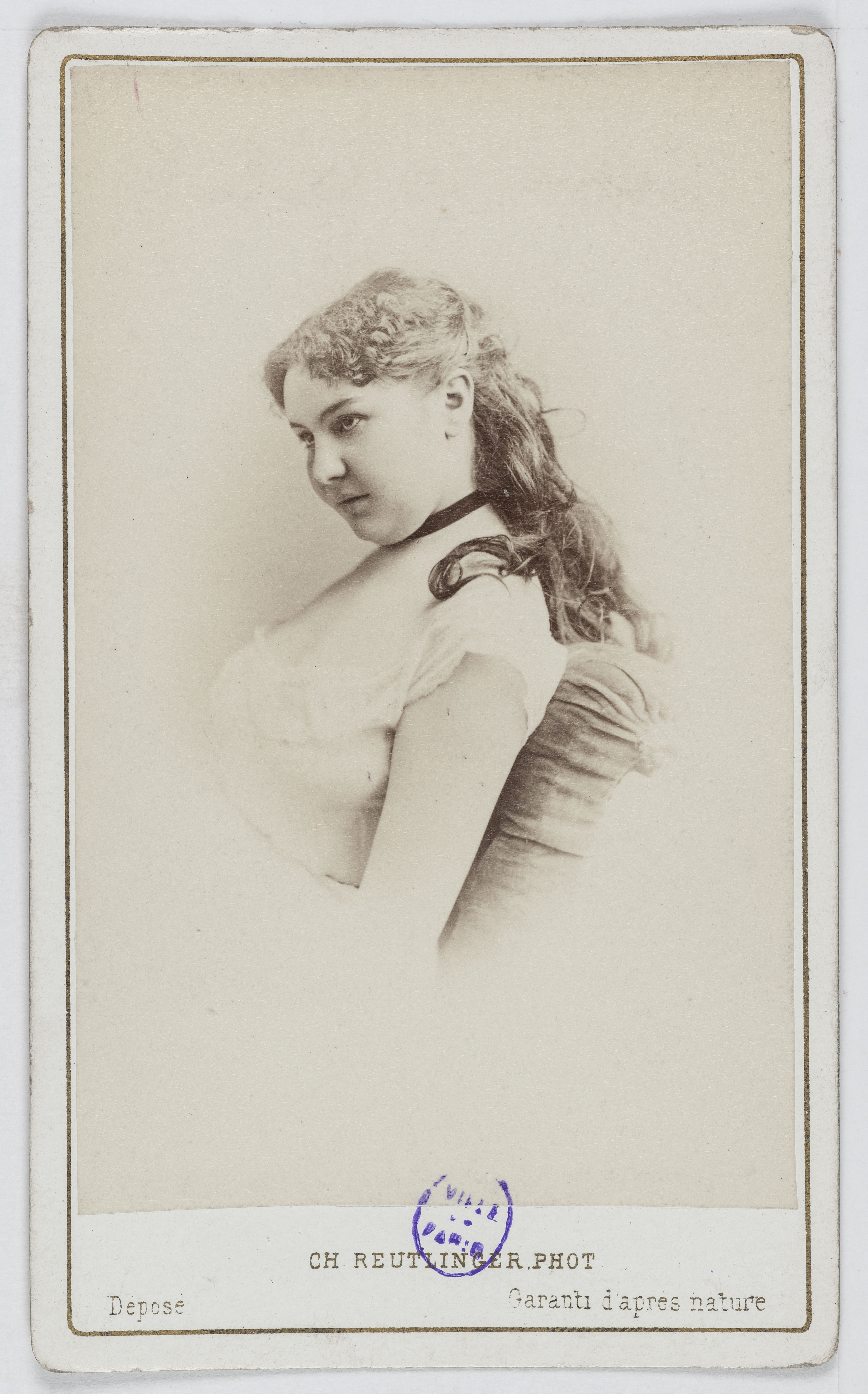 Charles Reutlinger, Portrait de Sylvia Sportas, dite 99 fois Sylvia, actrice au Théâtre du Palais Royal en 1871.