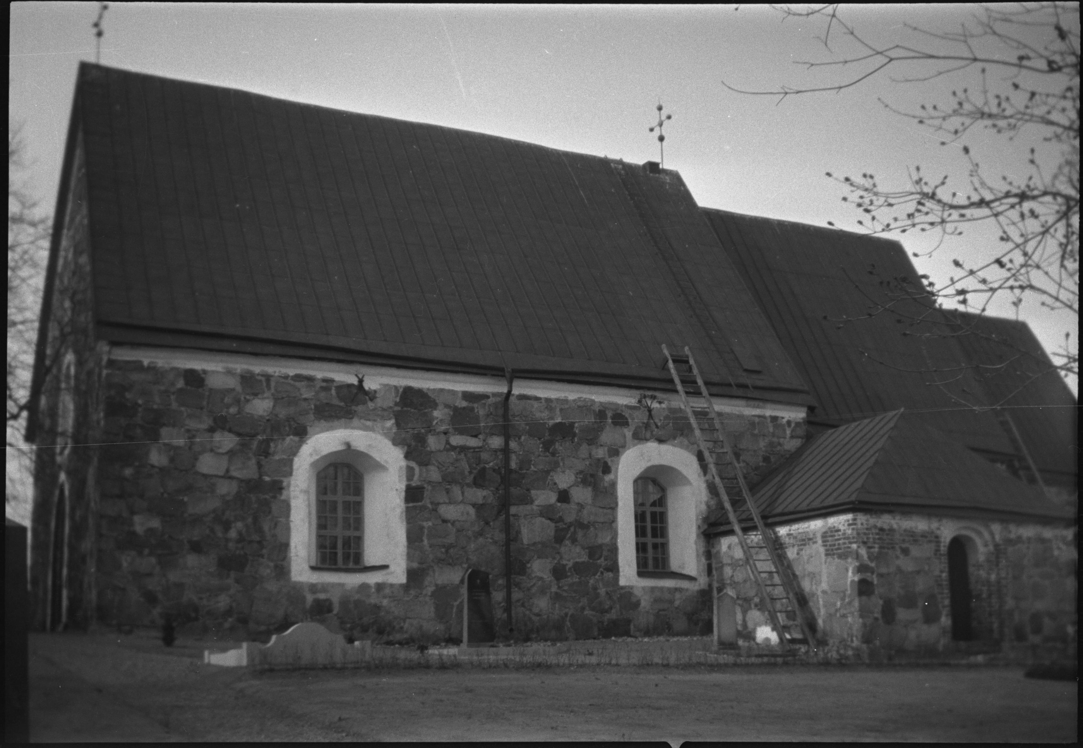 Berit Wallenberg, Skederids kyrka