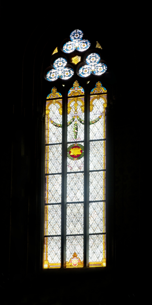 Olle Norling, Glasmålning i Hornska koret (travé 16, mitten), Uppsala domkyrka, Uppsala 2013