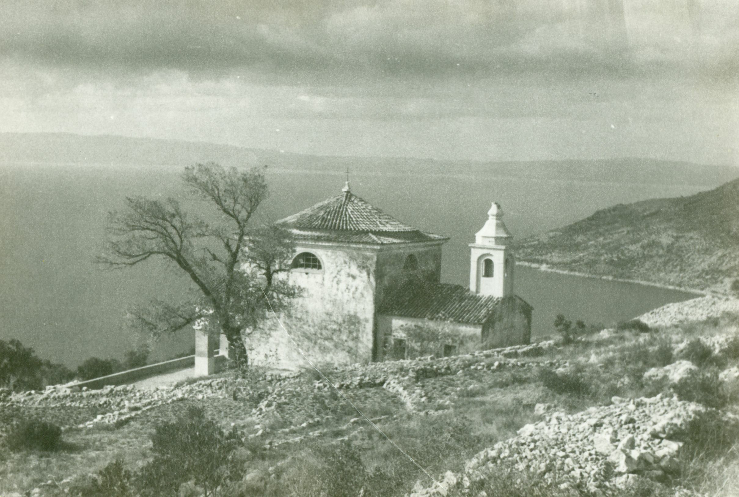 Branko Fučić, Cres, Kapela San Salvador iz 1837. god., votivna crkva creskih mornara