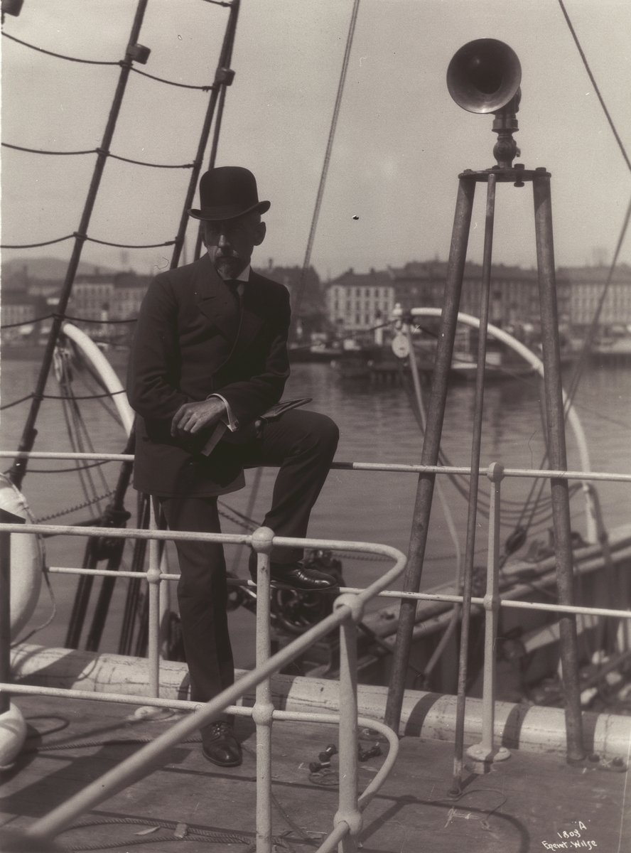 Anders Beer Wilse, Prot: Kaptein Roald Amundsen ved Sirenen Fram