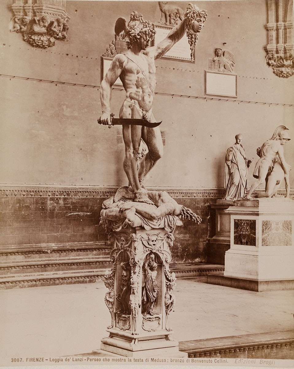 Giacomo Brogi, Firenze - Loggia de'Lanzi. Perseo che mostra la testa di Medusa, bronzo di Benvenuto Cellini