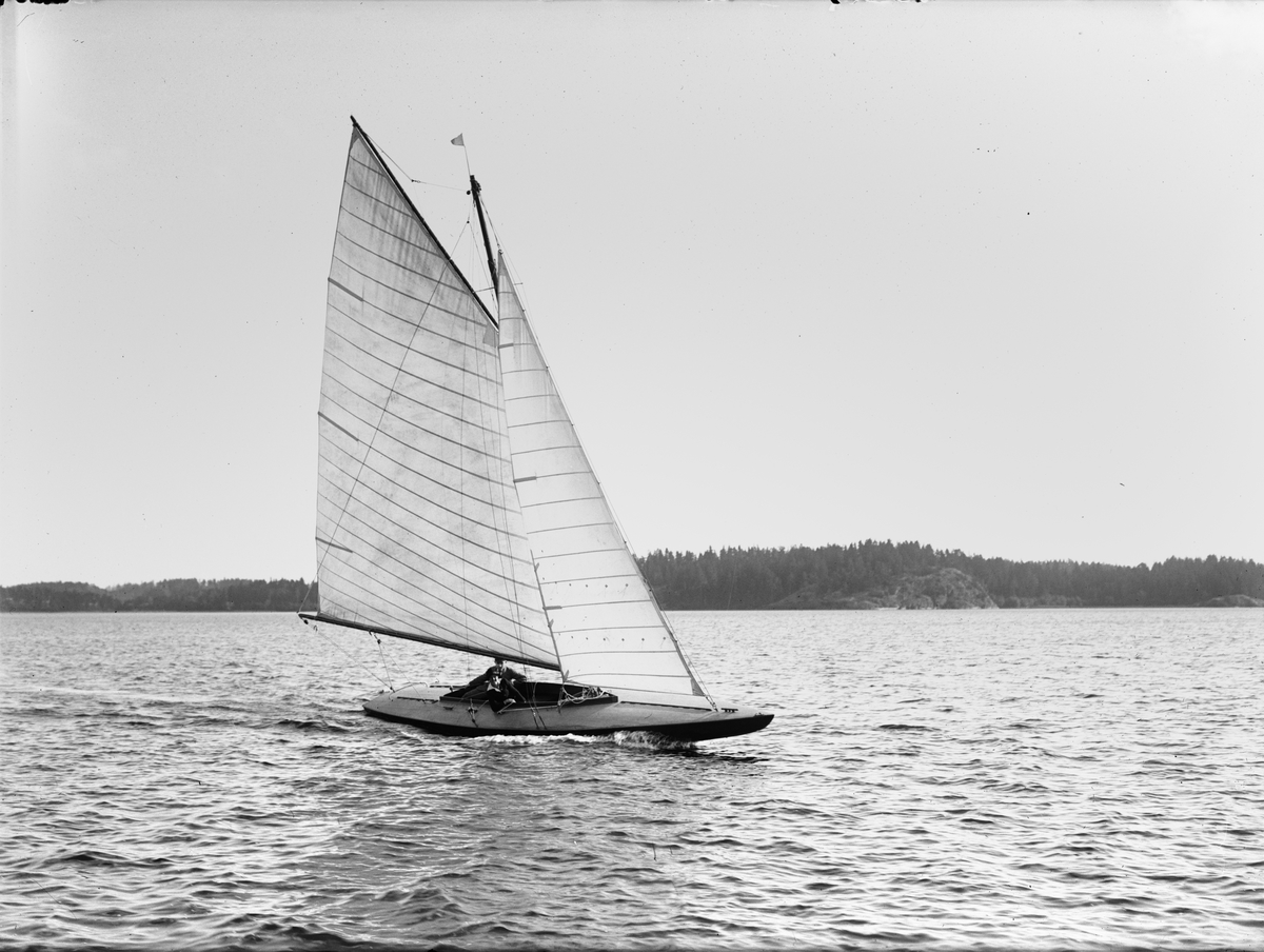 Paul Sandberg, Segelbåt, sannolikt på Ekoln, Uppland