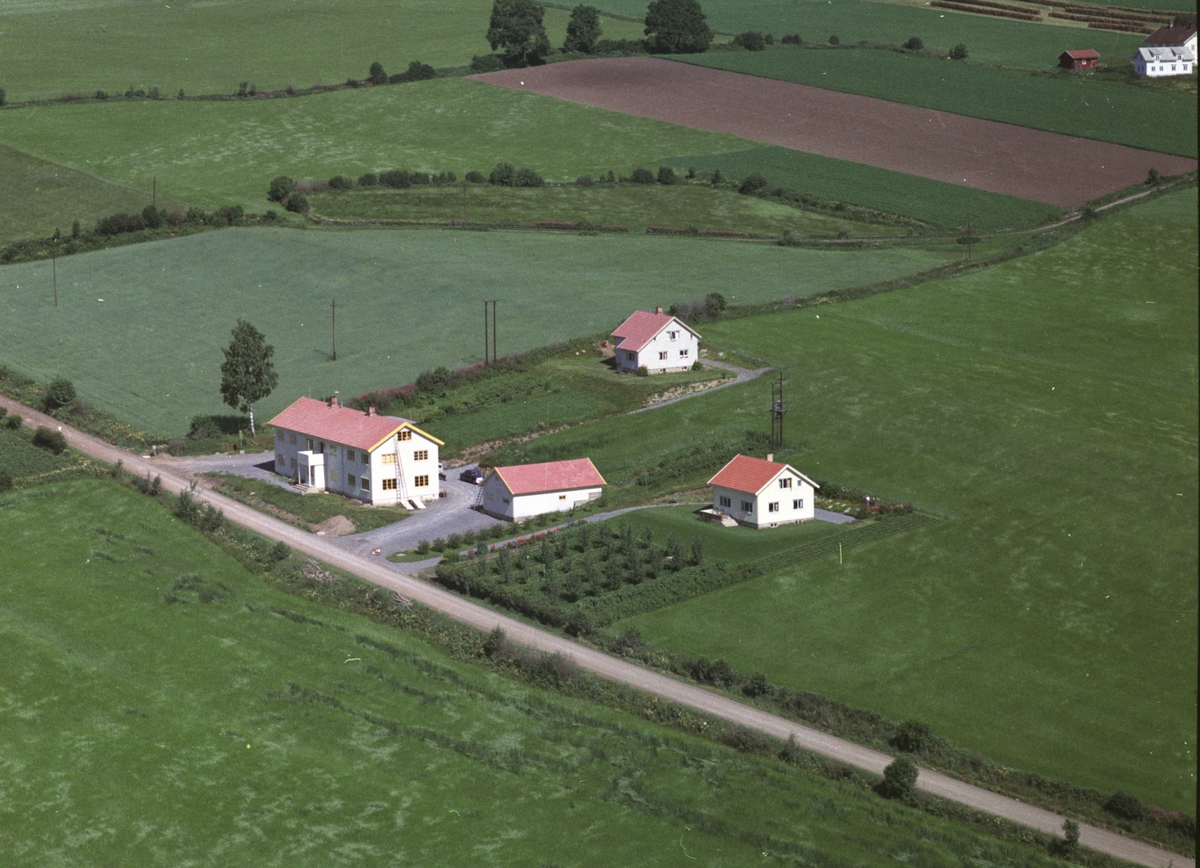 Widerøes Flyveselskap A/S, Flyfoto, boliger, Strømstad, Nes, Hedmark.