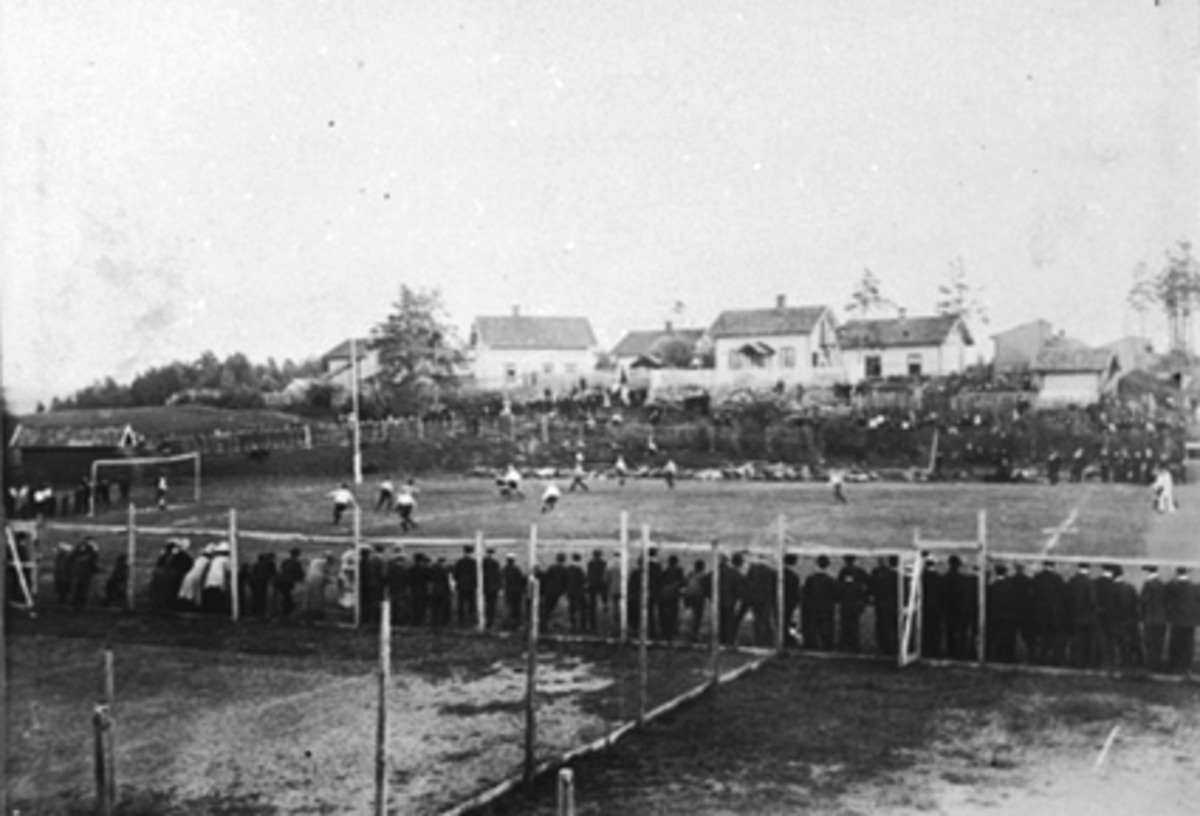 Anno Domkirkeodden, UTSTILLINGSPLASSEN, VANGSVEGEN 121, FOTBALLKAMP