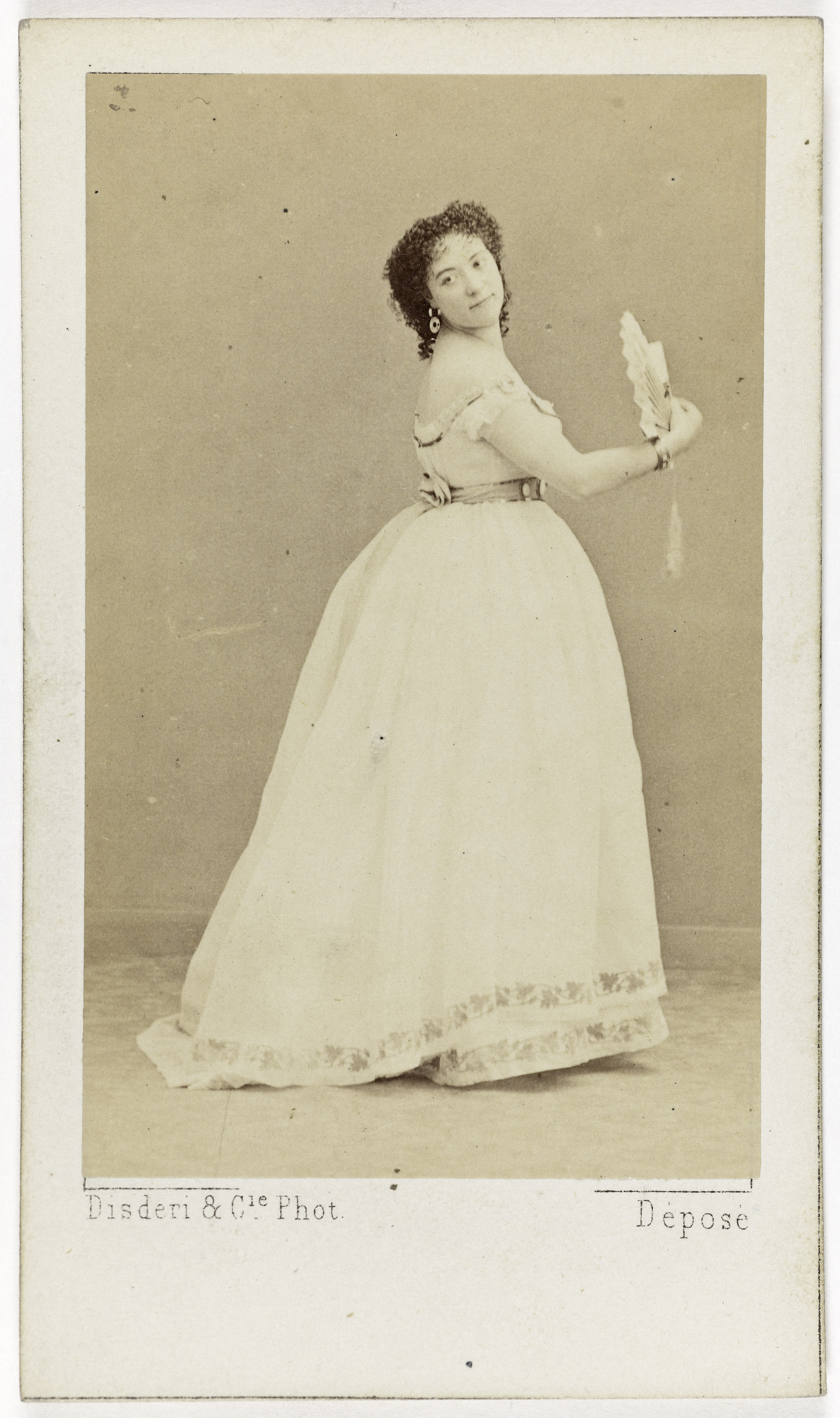 Disderi & Cie, Portrait de Louise Marquet, danseuse à l'Opéra entre 1852 et 1870.
