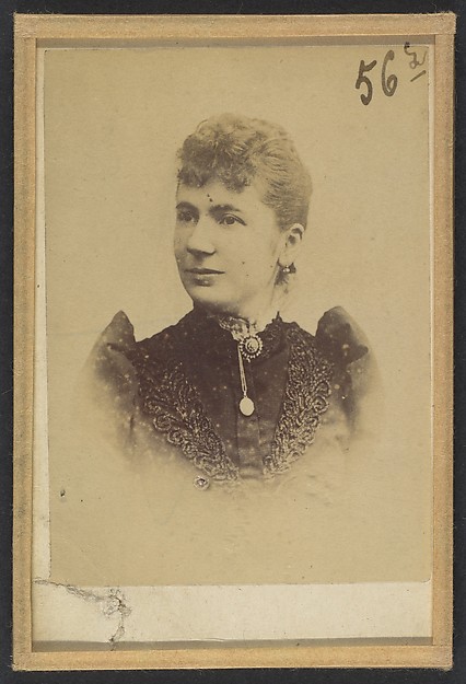Alphonse Bertillon, Pelgrom. Elise (femme Schouppe). Deux photographies, dont une légendée: Reprod. faite 22/2/93.