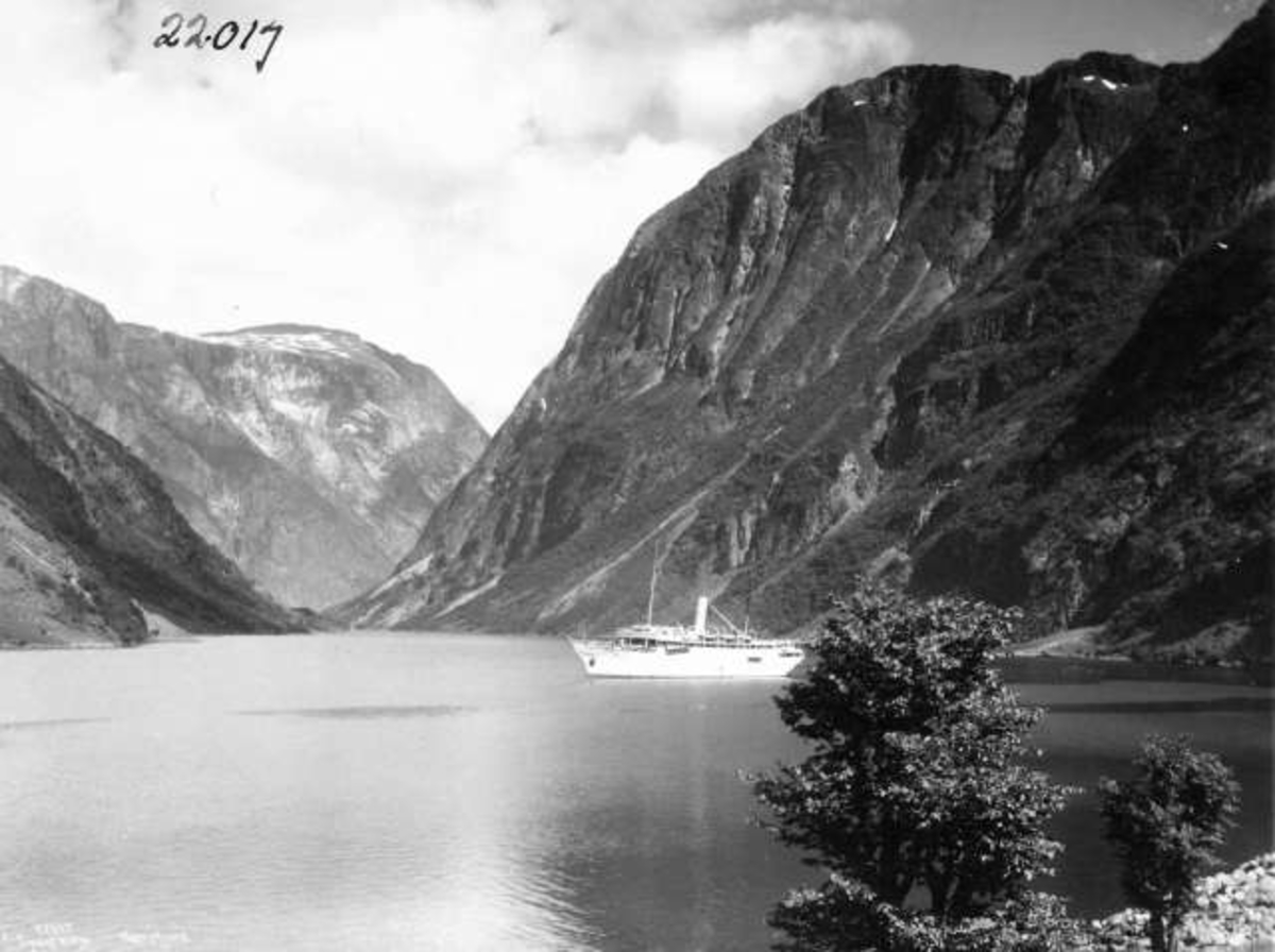 Anders Beer Wilse, Nordfjord