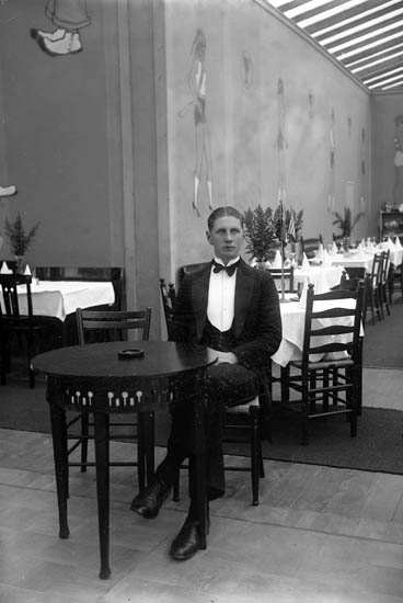 Olof Lindström, Interiör från restaurang, Uddevallautställningen 1928