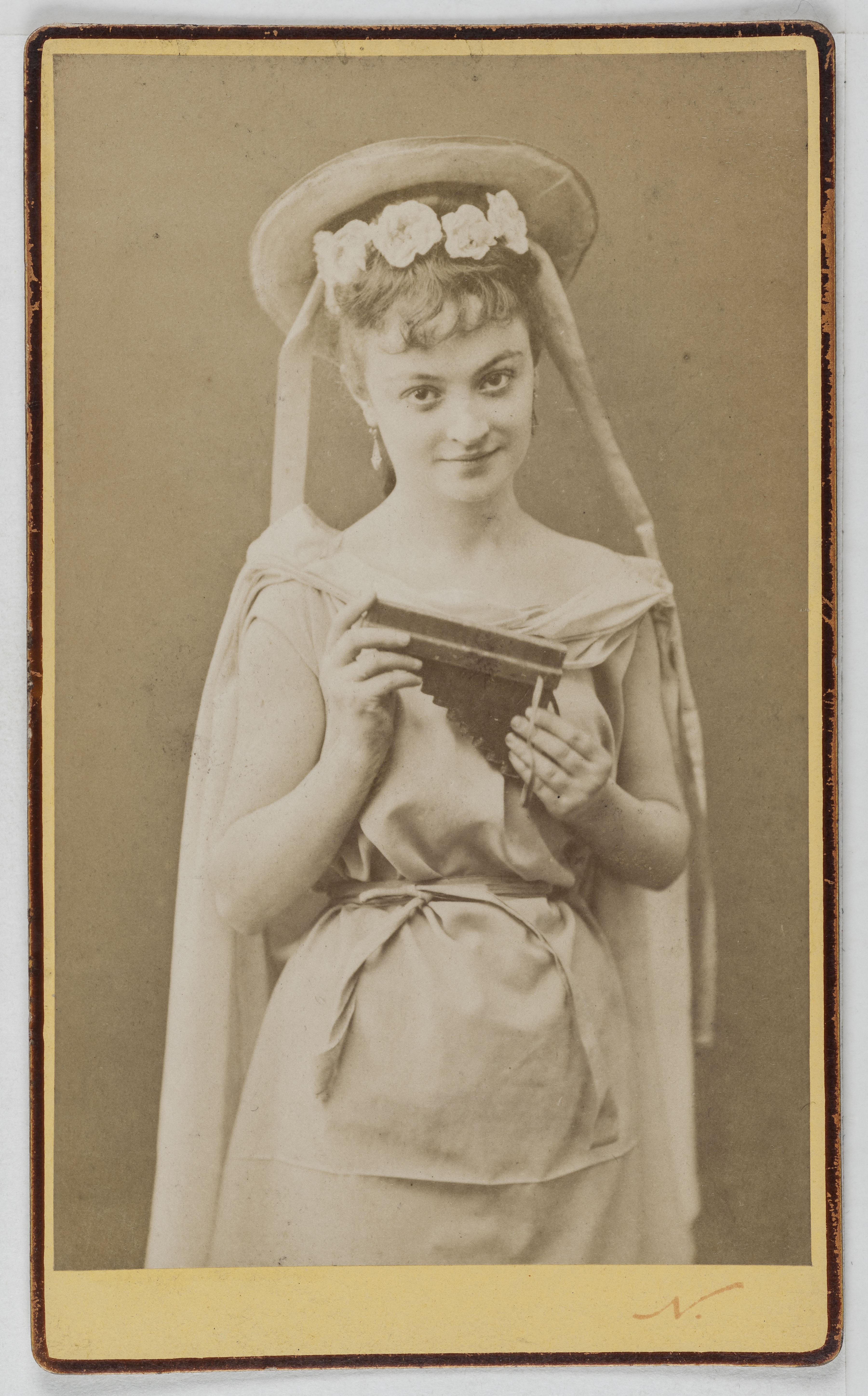 Atelier Nadar, Portrait de Joséphine Adèle Noël, actrice au théâtre de la Gaîté entre 1875-1876 et au théâtre du Château d'Eau entre 1877-1879.