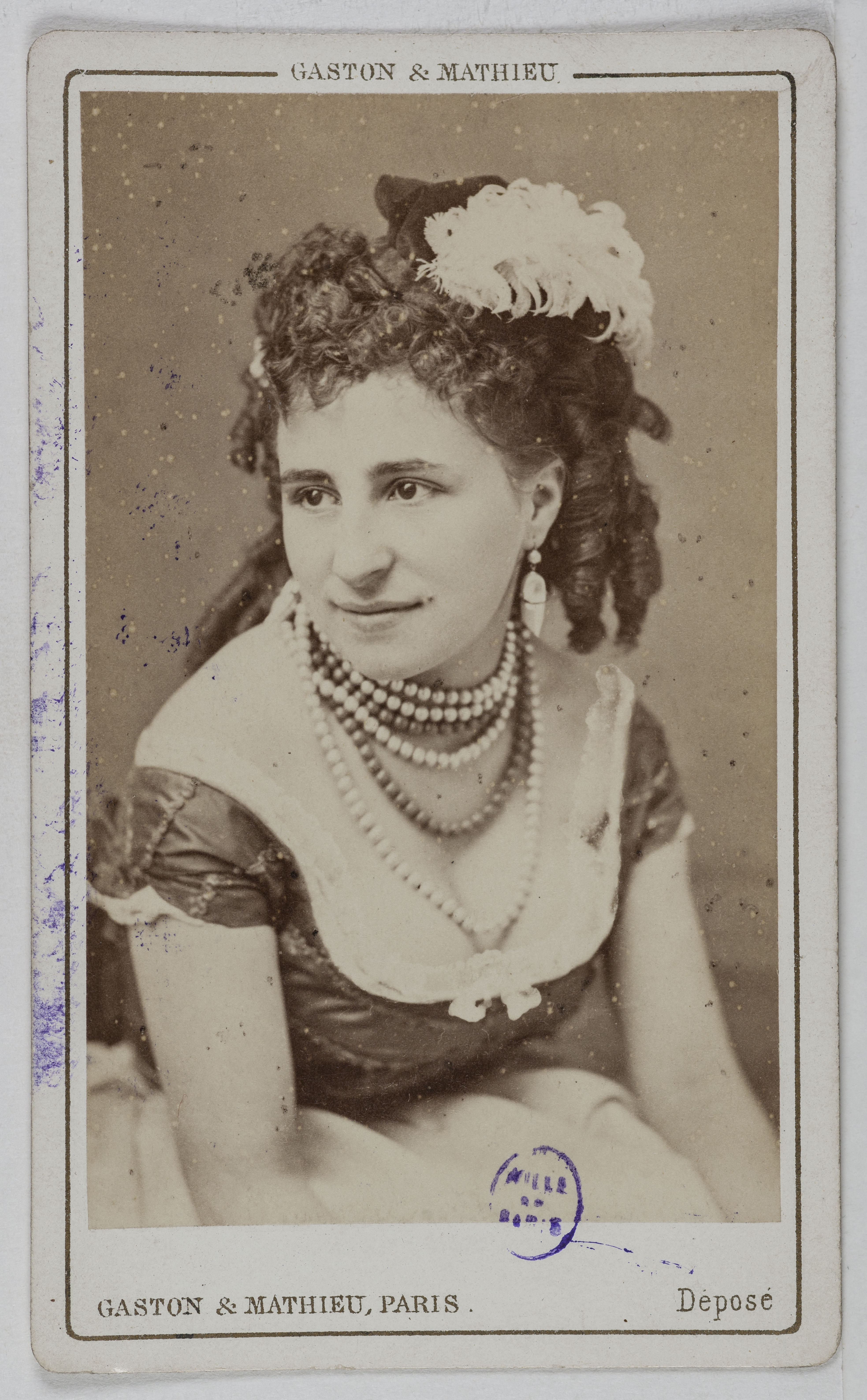 Mathieu & Cie Gaston, Portrait de Lorentz Jenny, (actrice)