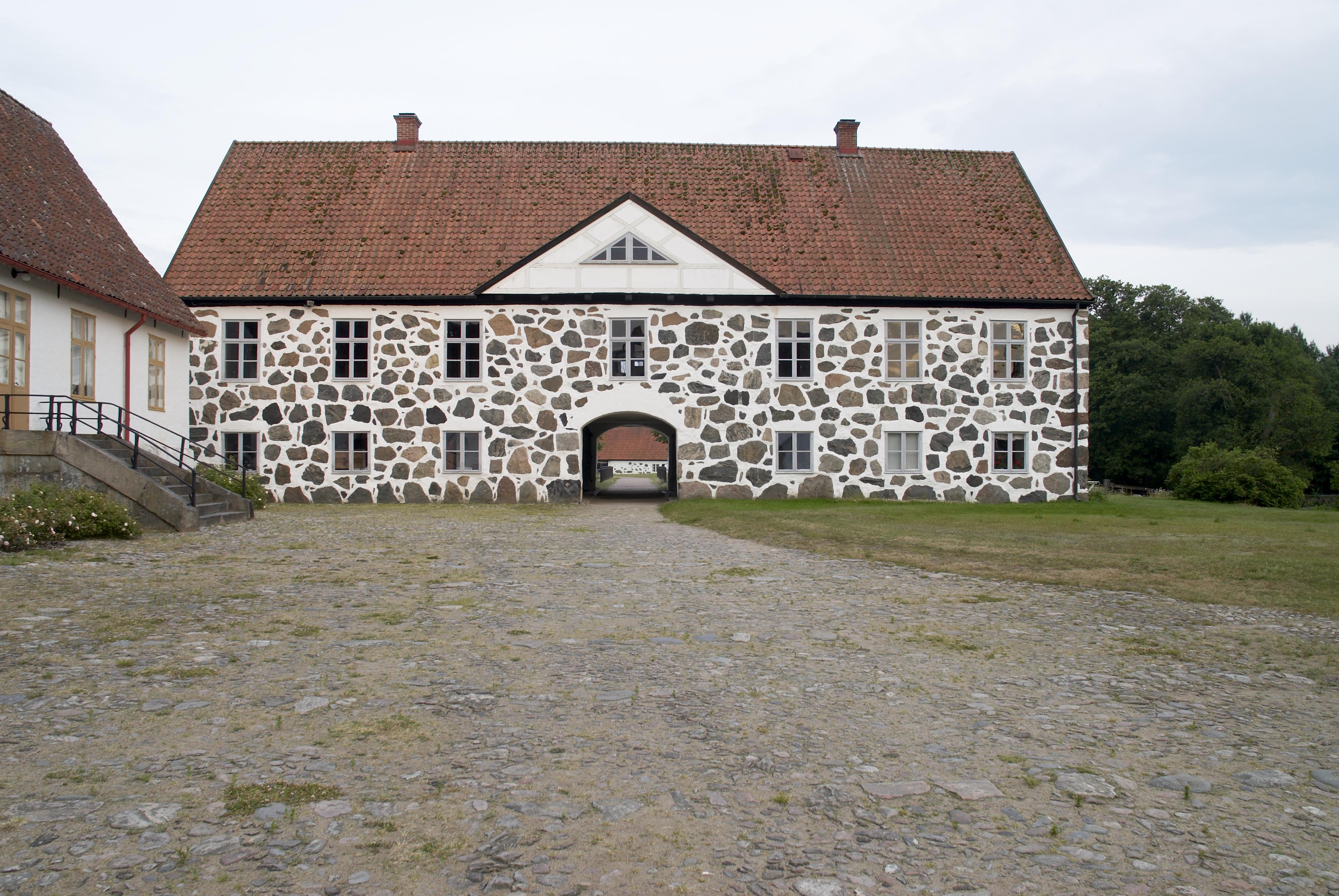 Bengt A Lundberg, Hovdala slott