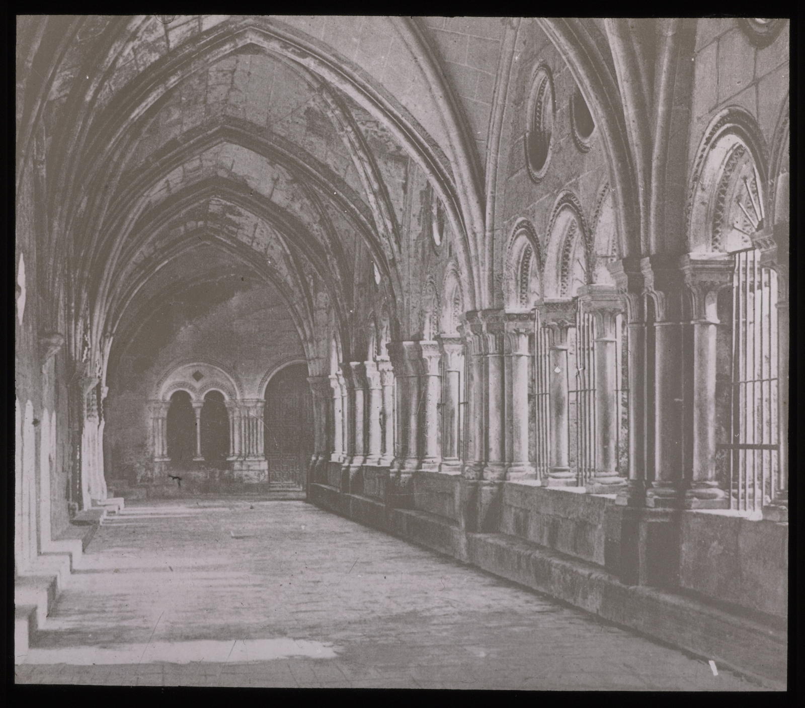 Desconegut, Tarragona. Cathedral. Cloisters School Material and Scientist