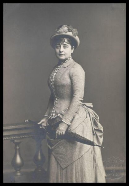 London Stereoscopic and Photographic Company, Guy Little Theatrical Photograph