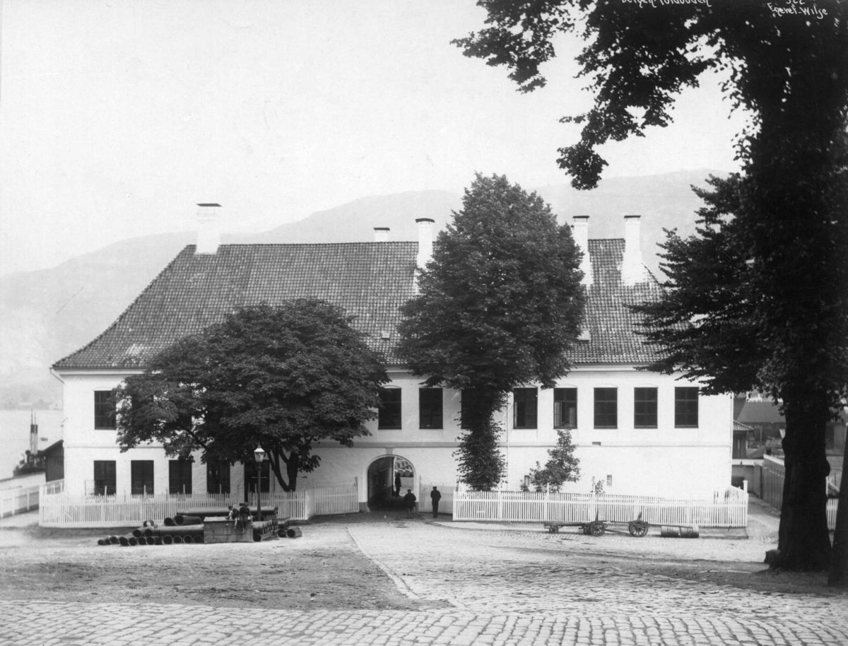 Anders Beer Wilse, Topografi, Tollboden