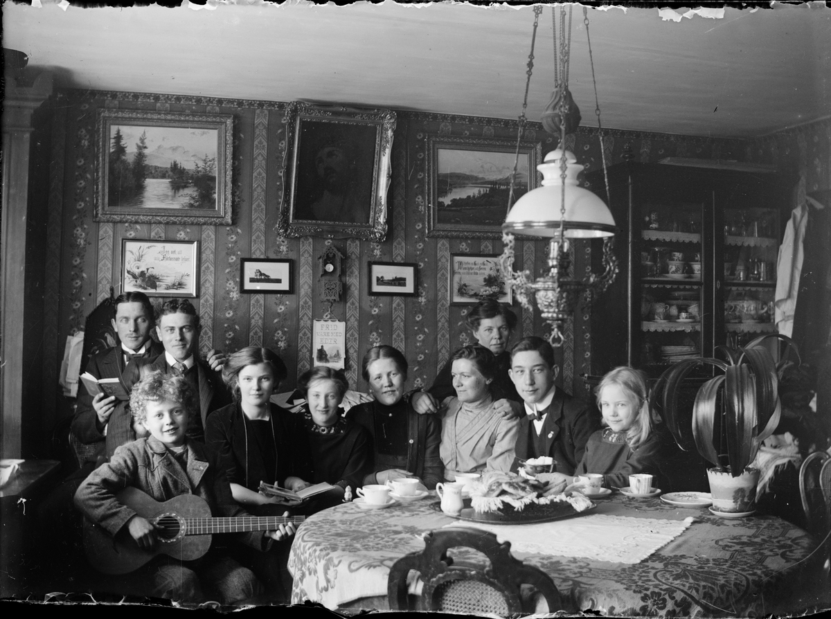 Skötsner-Edhlund, Home of the Edhlund family in the residence at Sjögatan, Guldskärken, Östhammar, Uppland before 1912