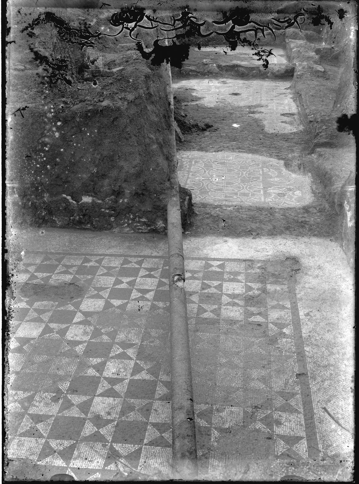 Desconegut, [Old town of Tossa de Mar]