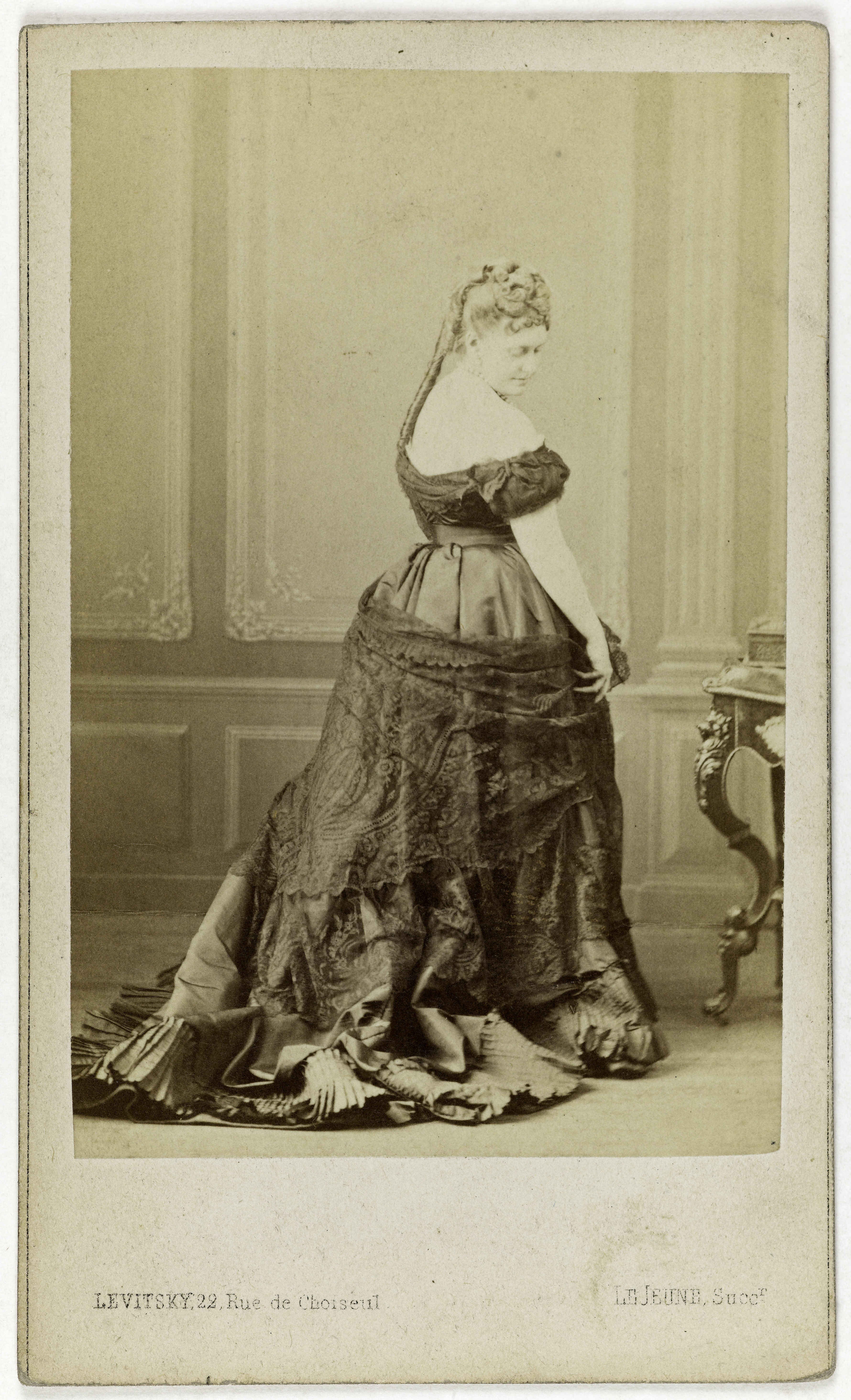 LeJeune, Portrait de la duchesse de Mouchy, née Anna Murat (1841-1924), deuxième fille de Lucien Murat.