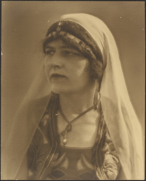 Louis Fleckenstein, [Portrait of Nautch Girl]