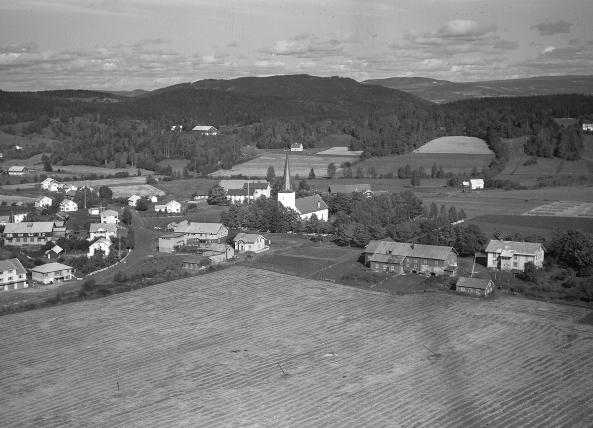 Anno Domkirkeodden, Flyfoto Jevne, Stavsjø kirke og bebyggelsen rundt, Hedmark
