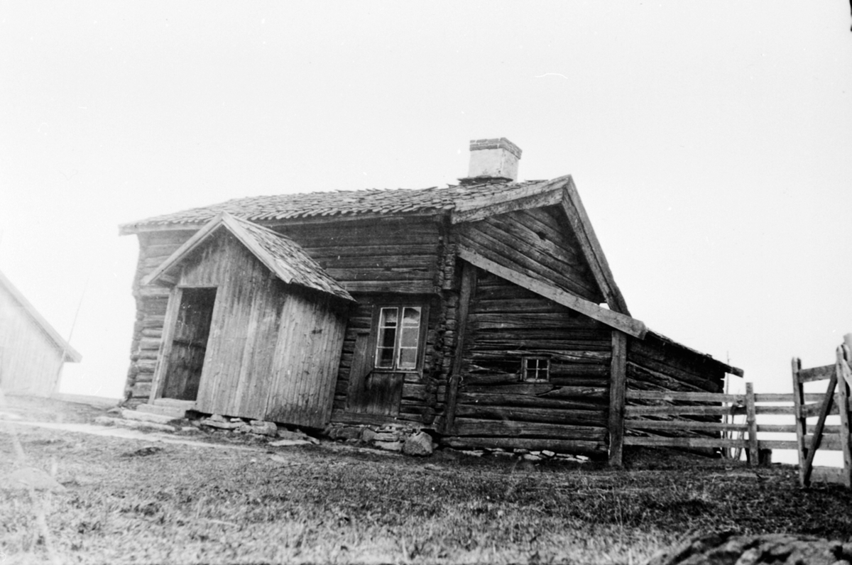 Anno Domkirkeodden, Eksteriør, husmannsplassen Jevanolbakken under Jevanol østre, Furnes, Ringsaker. Flyttet til Hedmarksmuseet i 1959.