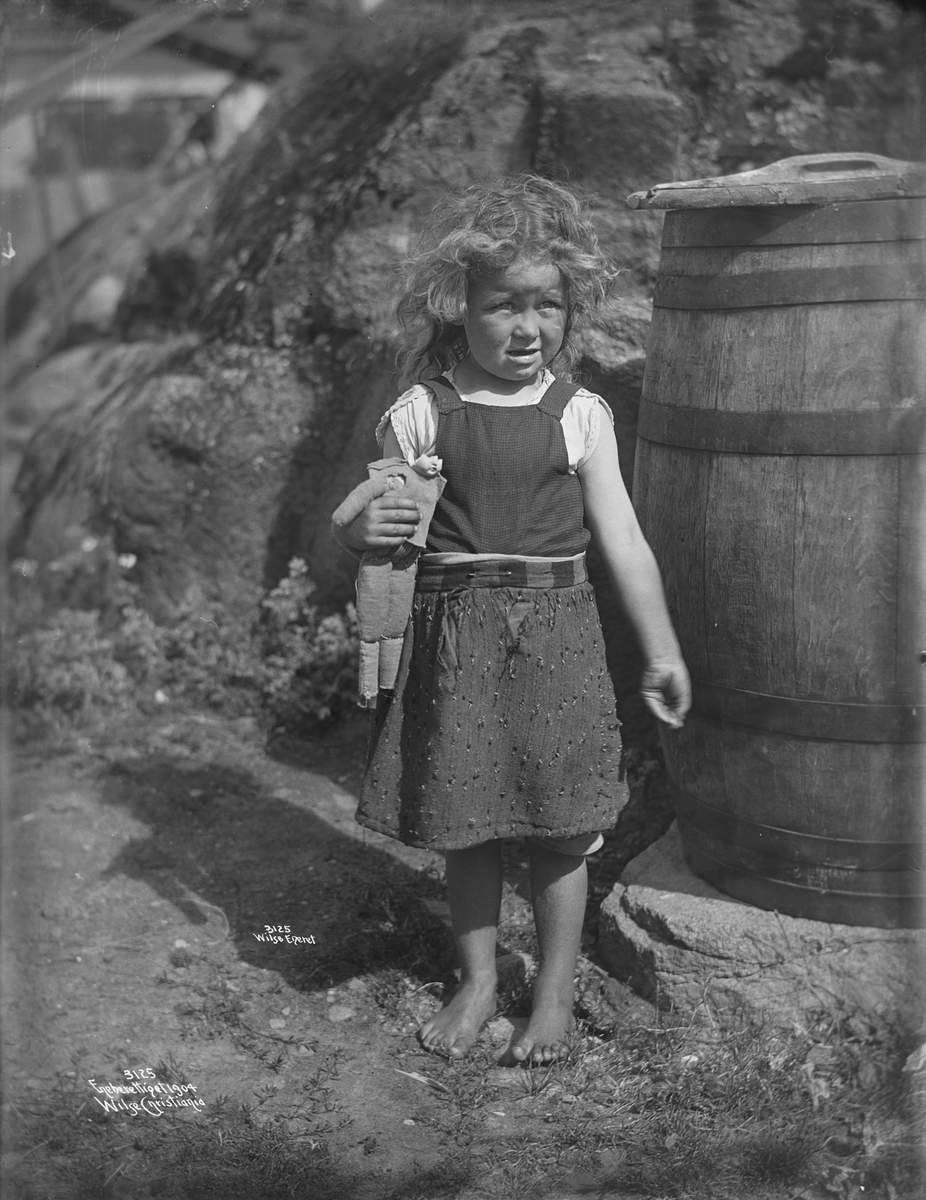 Anders Beer Wilse, Prot: Genere - Pike med Dukke 6/8 1904