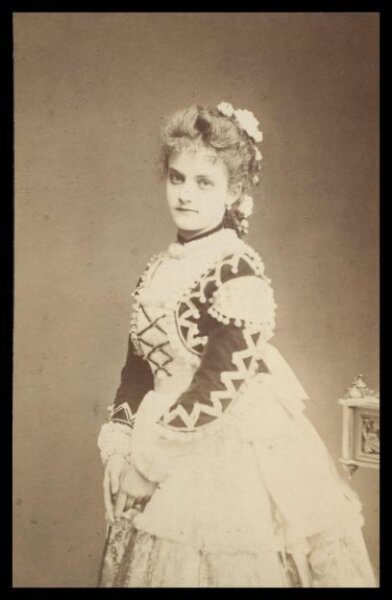 London Stereoscopic and Photographic Company, Guy Little Theatrical Photograph