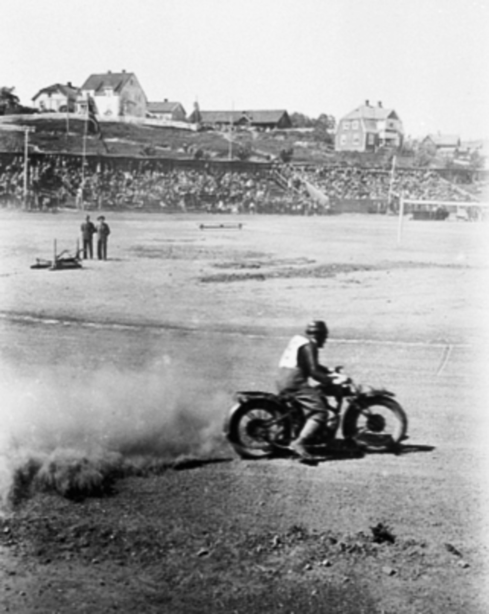 Anno Domkirkeodden, SPEEDWAY, MOTORSYKKELLØP, HAMAR STADION, PUBLIKUM