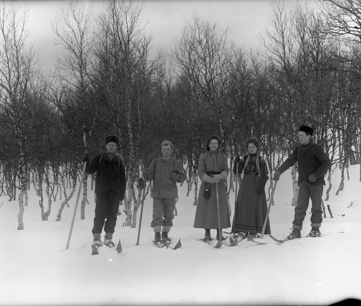 Peder J. Bredalslien, Ungdommer på skitur