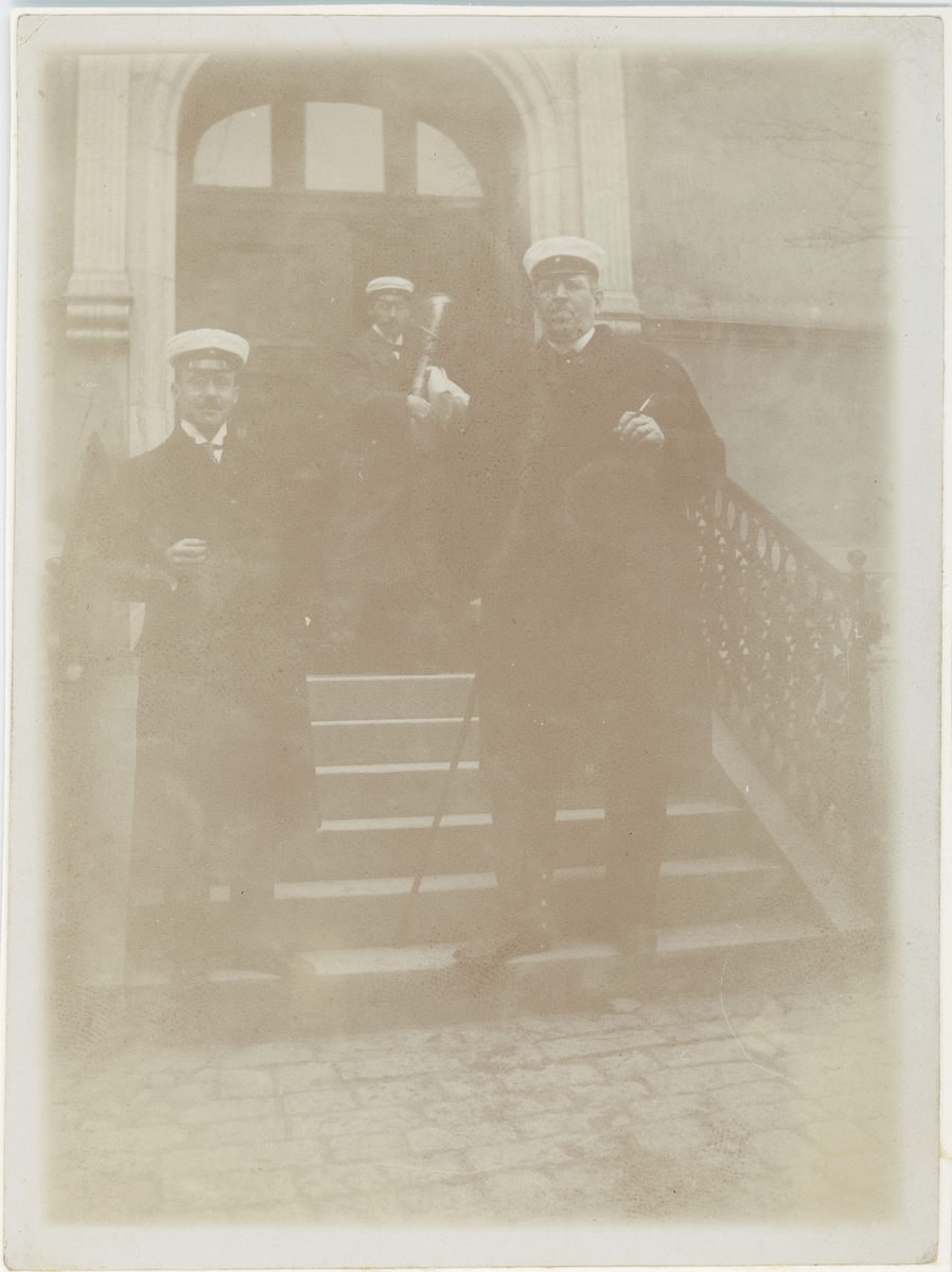 Bengt Mannerfeldt, Tre män i studentmössa, Uppsala