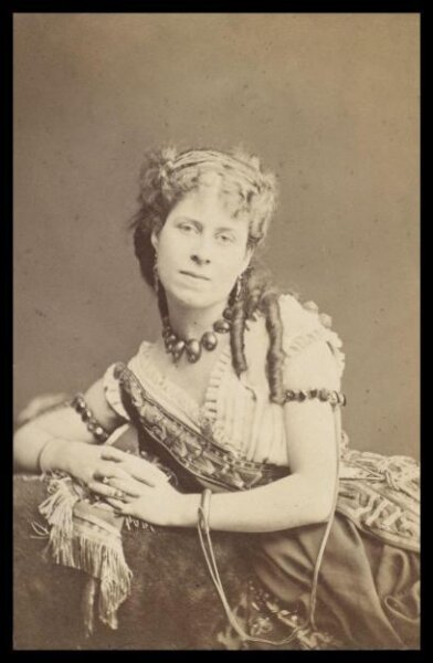 London Stereoscopic and Photographic Company, Guy Little Theatrical Photograph