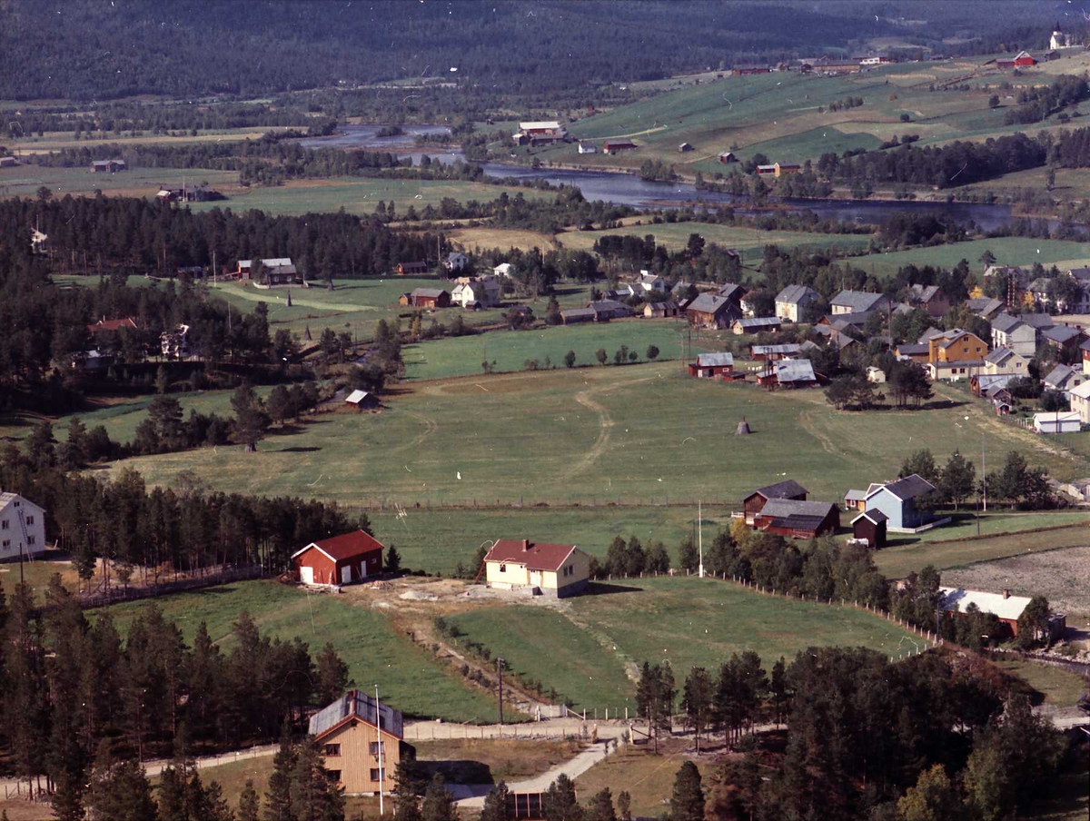 Widerøes Flyveselskap A/S, Gårdsplass.