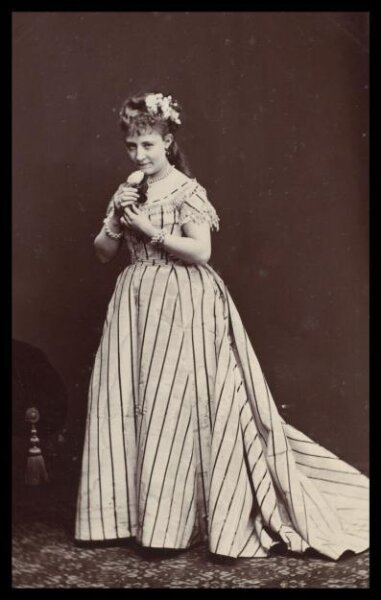London Stereoscopic and Photographic Company, Guy Little Theatrical Photograph