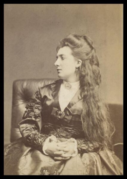London Stereoscopic and Photographic Company, Guy Little Theatrical Photograph