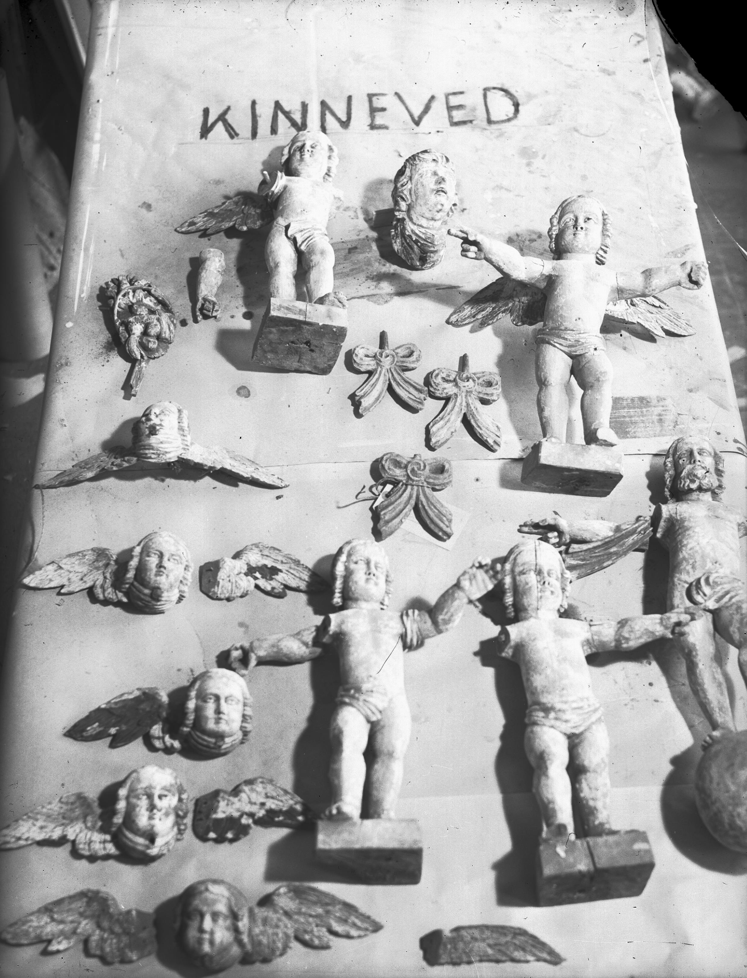 Olle Hellström, Kinneveds kyrka