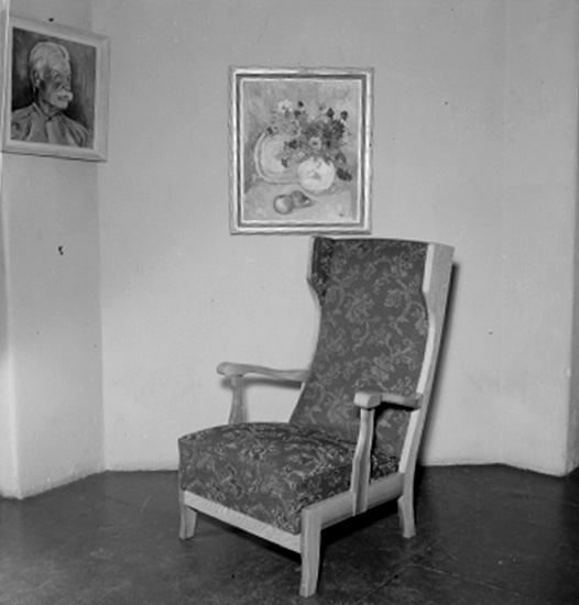 Knut Borg, Rumsinteriör, en fåtölj. Malmberg
