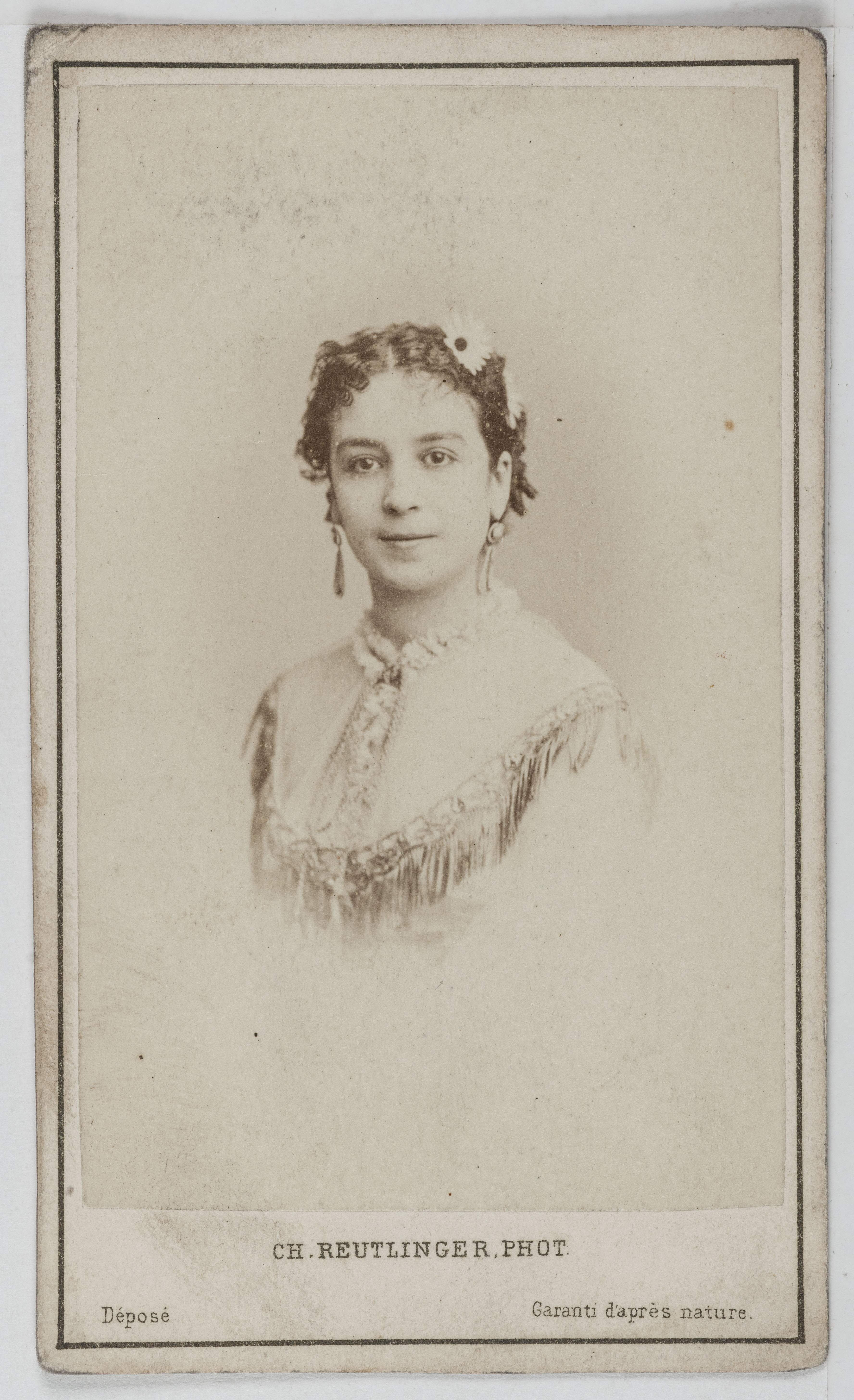 Charles Reutlinger, Portrait d'Hortense Neveux, actrice de théâtre entre 1865 et 1876.