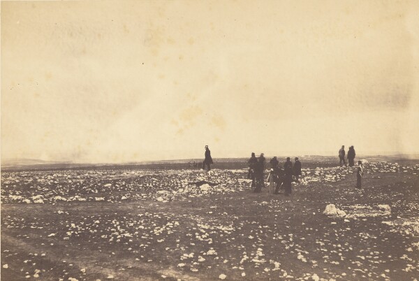 Roger Fenton, Officers on the lookout at Cathcarts Hill.
