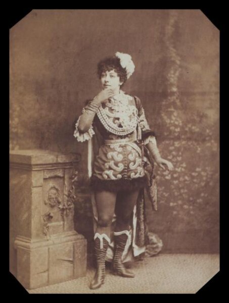 London Stereoscopic and Photographic Company, Guy Little Theatrical Photograph